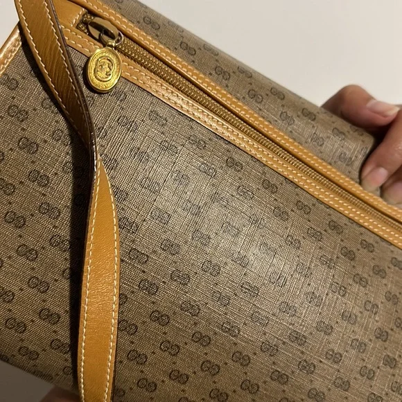 Authentic GUCCI(Vintage) SLING bag - Picture 6 of 9